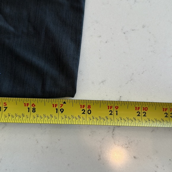 Lululemon Heathered Black Capri Legging - Picture 5 of 6